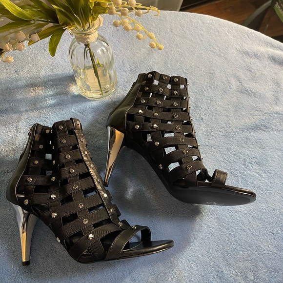 MICHAEL Michael Kors Brand New shoes heels. Size 8 - Picture 6 of 10